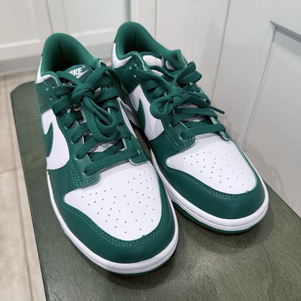 New Nike Dunk Low Big Kids White/Malachite Sneakers FB9109-114 - Picture 3 of 5